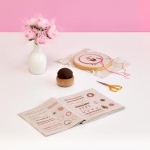 Sampler di ricamo rosa